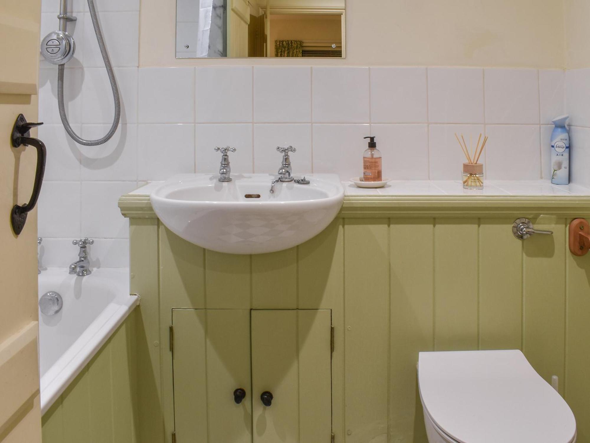 Honeysuckle Cottage North Mundham ภายนอก รูปภาพ